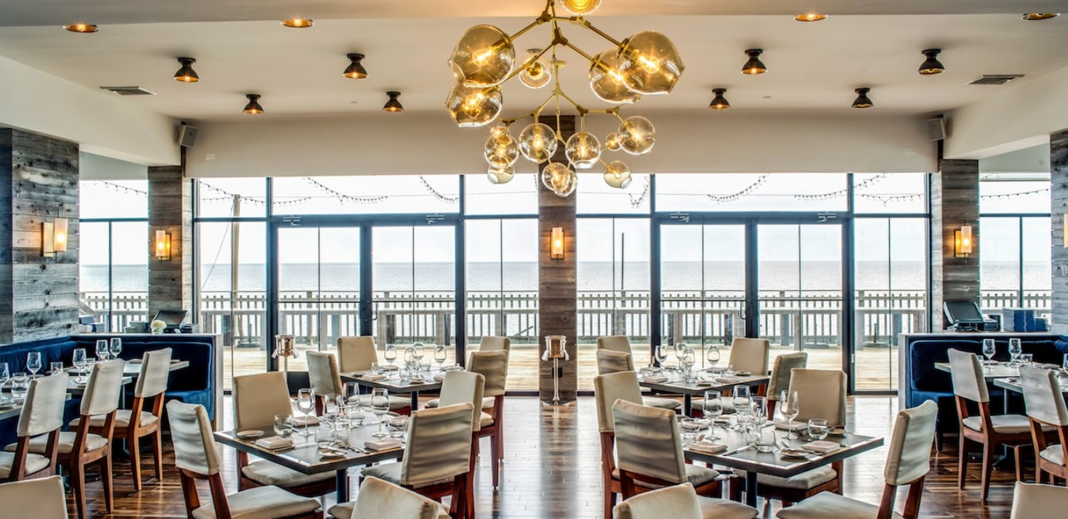 celebrity dining in the Hamptons