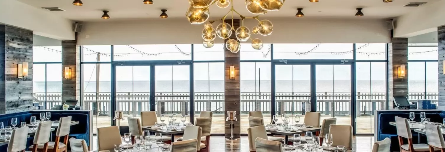 celebrity dining in the Hamptons