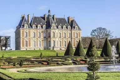 Costs for running a French chateau