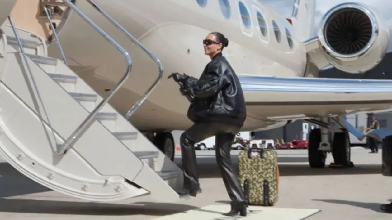 inside Kim Kardashian's private jet